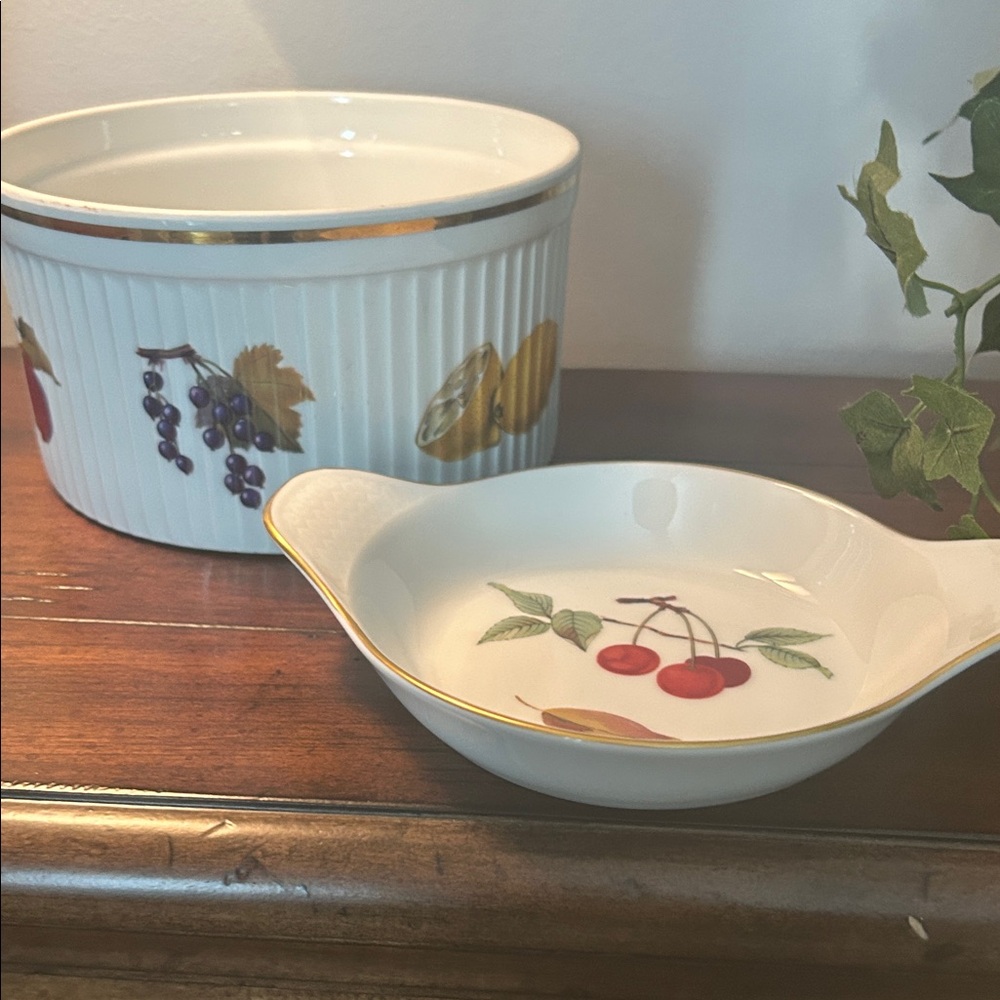 Royal Worcester Porcelain Bowl Set